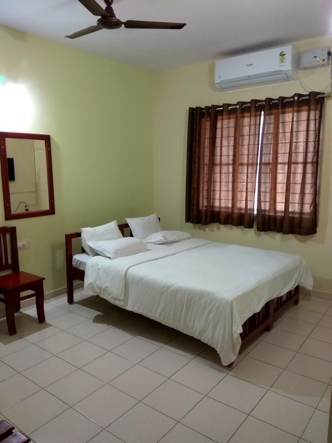 Hotel Vega Residency Bangalore Esterno foto